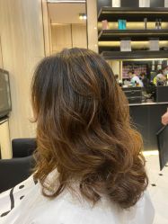 -HAIR CORNER
