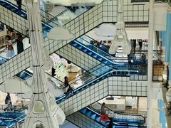 -乐蓬马歇百货公司(Rive Gauche)