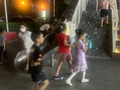 -资和信百货商场
