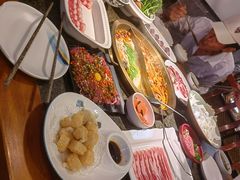 -小天鹅火锅·一线江景洪鼎旗舰店(洪崖洞店)
