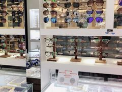 -广州宝岛眼镜武汉和光眼镜市场西区店