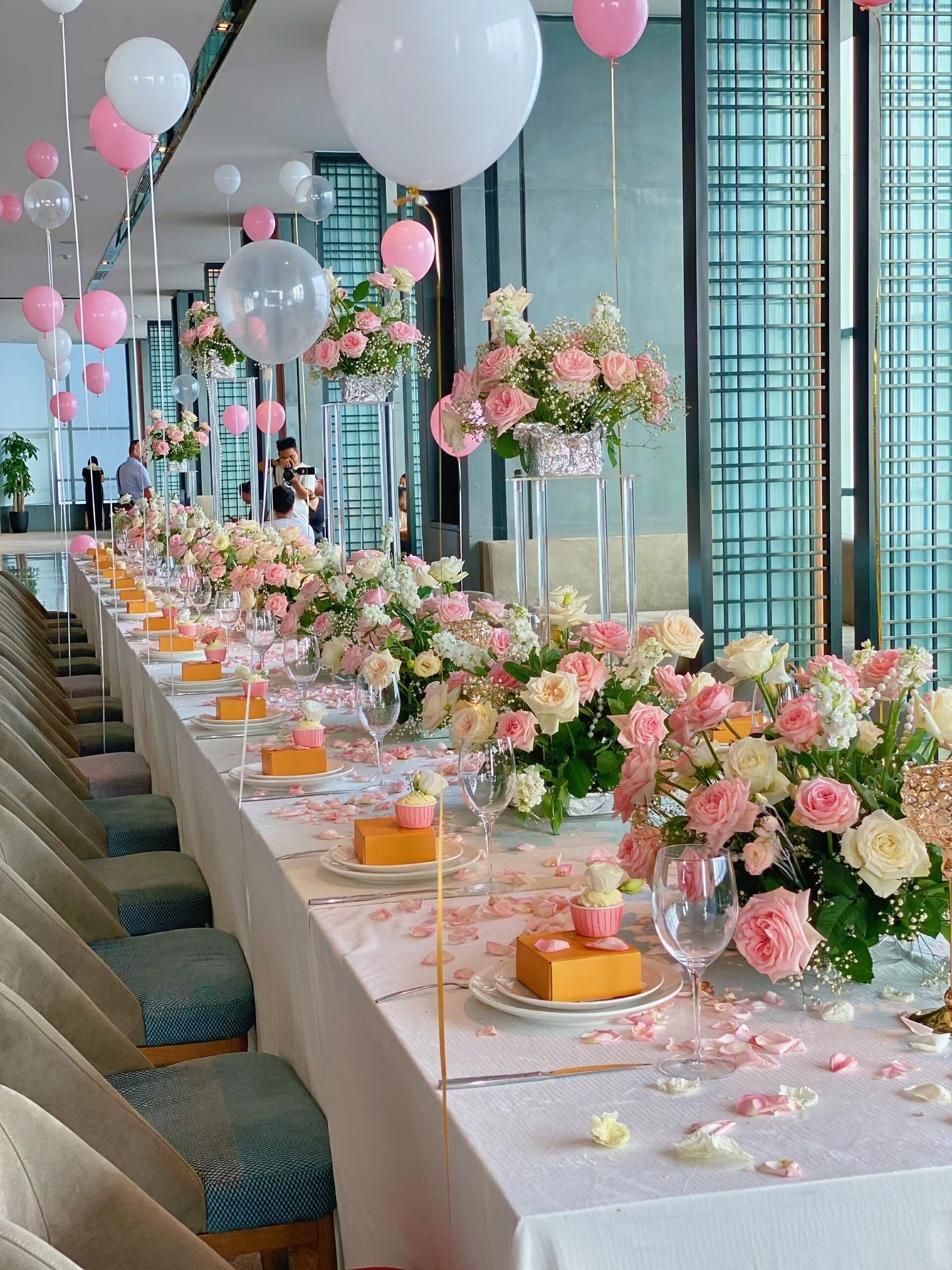 白粉色系宴会布置