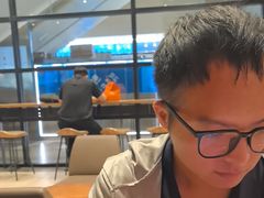 -星巴克(上海虹桥新天地二店)