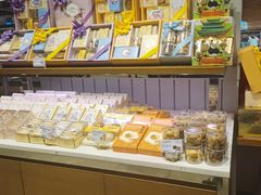 面包甜点陈列柜-巴黎贝甜(常德路店)