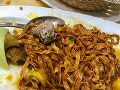 咖哩汁牛腩撈粗麵-新绿茵阁茶餐厅(皇朝东南亚花园分店)