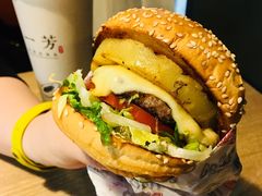 -The Habit Burger Grill 哈比特汉堡(复兴soho店)
