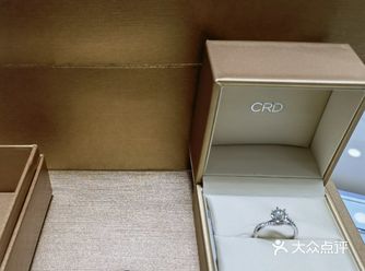 选店理由：第一次路过克徕帝的门店  就觉得很高大上