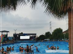-海豚湾梦幻水上乐园