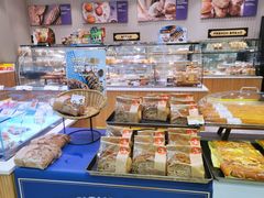 面包甜点陈列柜-巴黎贝甜(华堂新辰汇店)