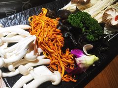 菌菇拼盘-百岁我家·酸菜鱼专门店(塘下店)