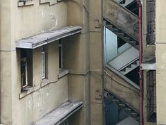 -白象居