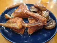 红烧乳鸽-煲煲掂风味煲仔饭餐厅(西区店)