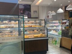 面包甜点陈列柜-金凤成祥(东直门现烤面包店)