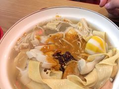 -小蛮椒麻辣烫·麻辣拌(青浦宝龙店)