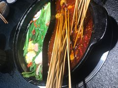 鸳鸯锅-两三事小郡肝串串香火锅(桂庙店)
