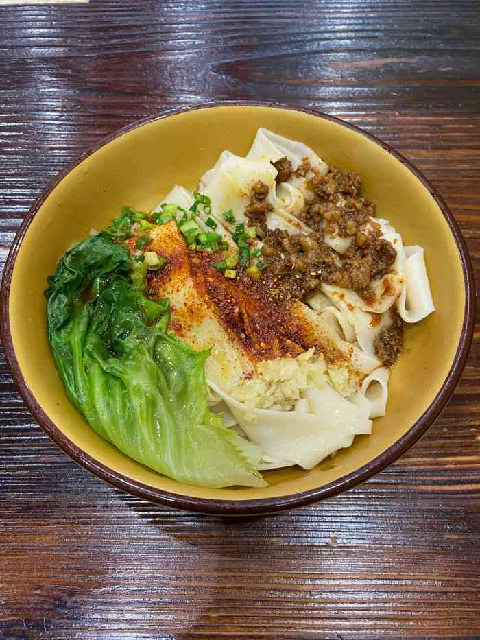 陕甘宁手擀面石鼓路店-"店面位于集美税务公交站旁边 很好找 中午.