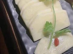 -老牌坊云南鱼豆花火锅(哈西万达店)
