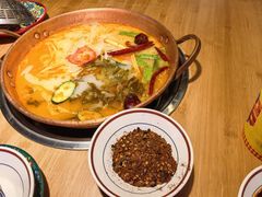 -洱火云南酸菜牛肉火锅(石景山当代商城店)