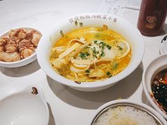 -渝是乎川渝小炒(新世界百货望京店)