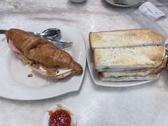 雪油加央烤麵包-何九海南茶店(鬼仔巷店)