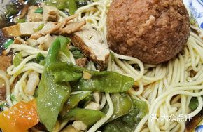 Green Pepper, Dried Tofu, Pork Shreds Lion's Head Noodles