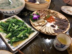 -黄桷树曹家私房菜(江与城店)