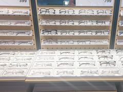 -LOOK眼镜·蔡司依视路配镜(宝山万达店)