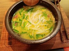 -良米山·云南野生菌过桥米线(上海首店)