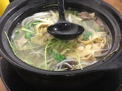 -丽虹云南过桥米线(兴工街店)