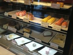 面包甜点陈列柜-麦当劳(健德桥得来速店)