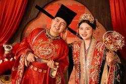 -雪中彩影婚纱摄影·微光艺术中心