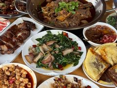 -大众跷脚牛肉馆·非遗传承单位(峨眉山店)