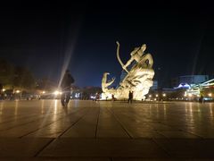 -巴陵广场