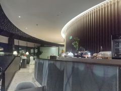 -亚洲国际大酒店·云顶阁旋转自助餐厅