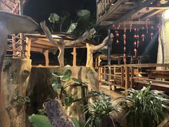 -天门沟九州驿站树上汤泉