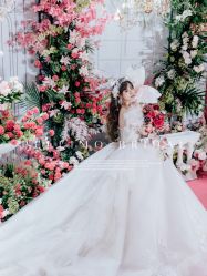 -派丽莫Pellimo原创设计婚纱品牌