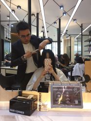 -HAIR CORNER