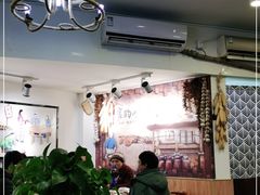 大堂-八两八金·莱芜特色炒鸡(市南漳浦路店)