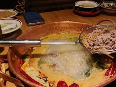 -洱火云南酸菜牛肉火锅(石景山当代商城店)