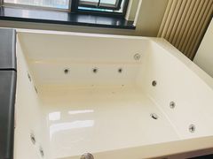 -喜鹊愉家酒店(郑州曼哈顿博览中心地铁站店)