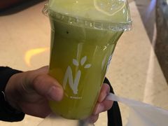 鲜橙雪梨奇异果-Natural Moment天然果汁(天汇广场igc店)