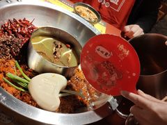特色鲜香菌汤鸳鸯锅-谭鸭血老火锅(龙湖宝山天街店)