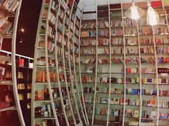 -钟书阁(松江泰晤士小镇店)