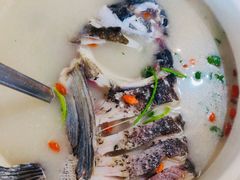 千岛湖浓汤鱼头-万景饭店·鱼街农家菜
