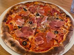 意式肉食披萨-城市大道红炉披萨烘焙坊