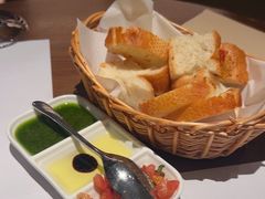 餐前面包配三种抹酱-CAPARESH開府莱舍(望京金辉店)