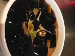 黑白配-龙巢盱眙龙虾·牛蛙·烧烤宵夜(八卦岭店)
