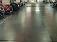 -虹桥火车站-停车场