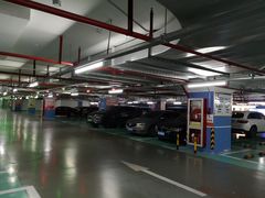 -龙湖天街-停车场