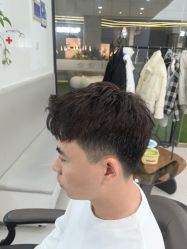 点击看大图 -尤司男士国潮理发馆